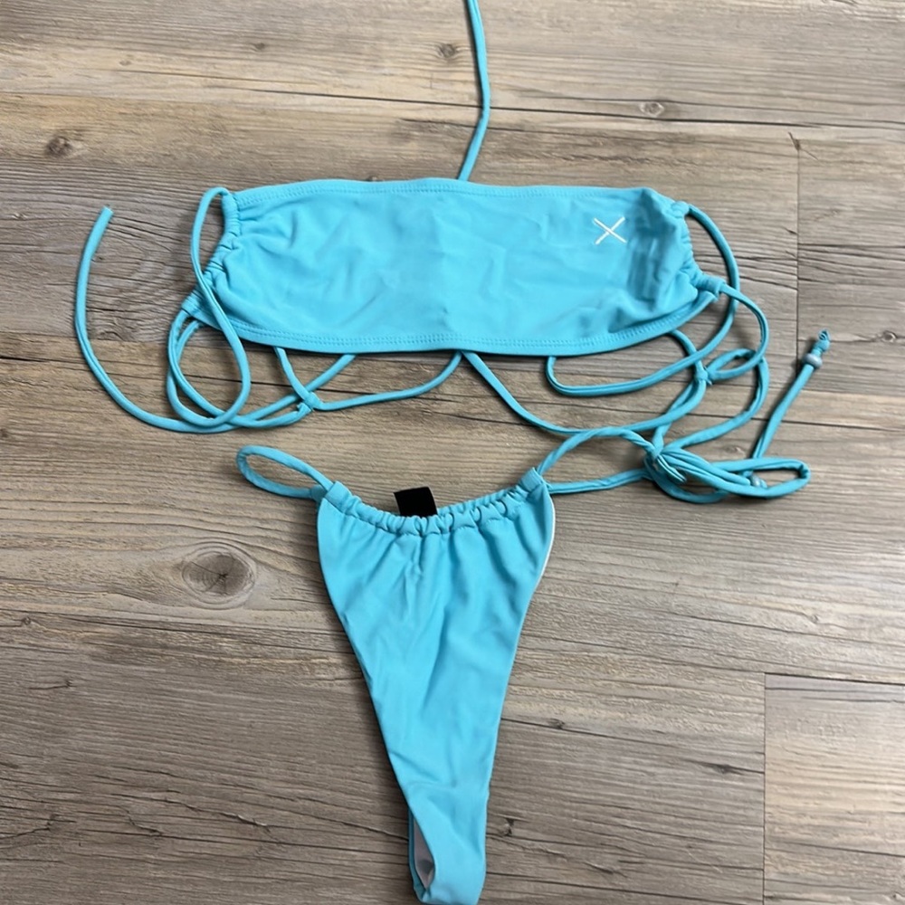 Boutine la Baby blue bikini